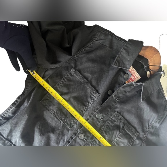 Levi’s Women’s Iconic Jumpsuit In Black - Picture 9 of 14